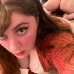 Shemale met lange rode haren zoekt een vaste sexpartner. Brussel